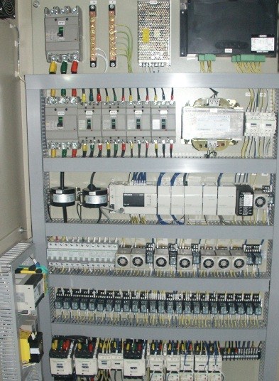 PLC控制柜生产商/高效PLC控制柜价格实惠/亨日供